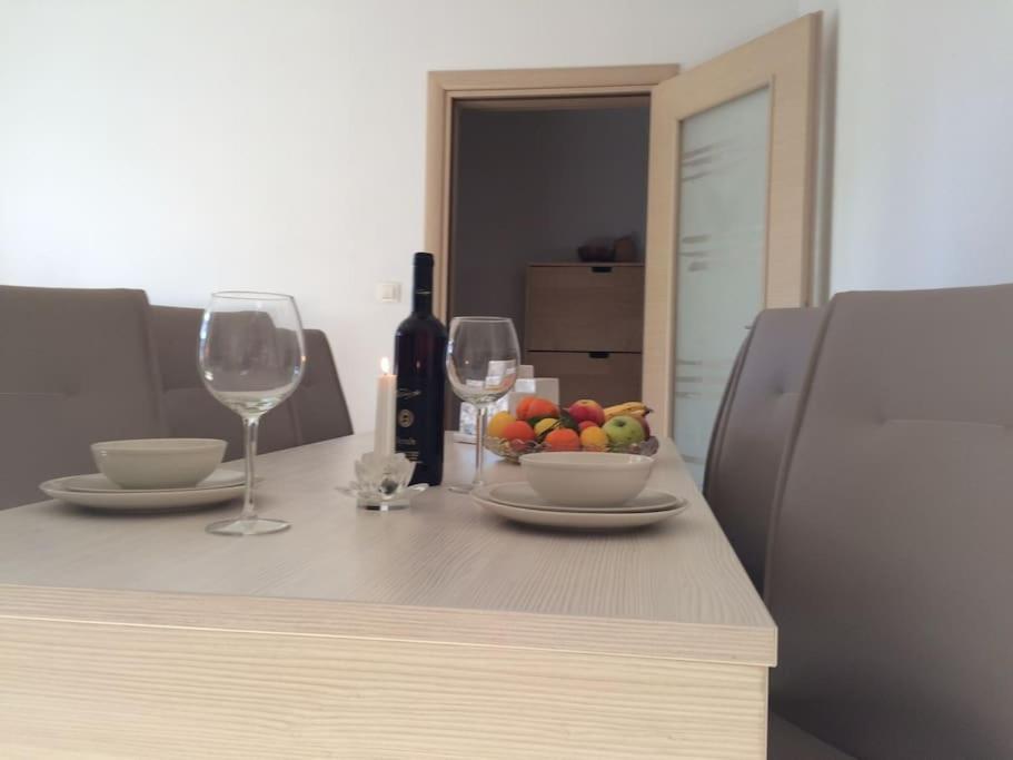 Liam Apartment พูลา ภายนอก รูปภาพ