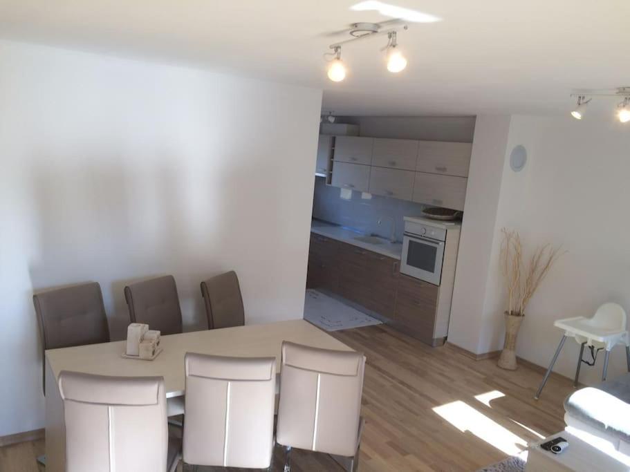 Liam Apartment พูลา ภายนอก รูปภาพ